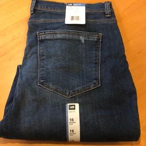 Women’s Lee Easy Fit Cropped Jeans
